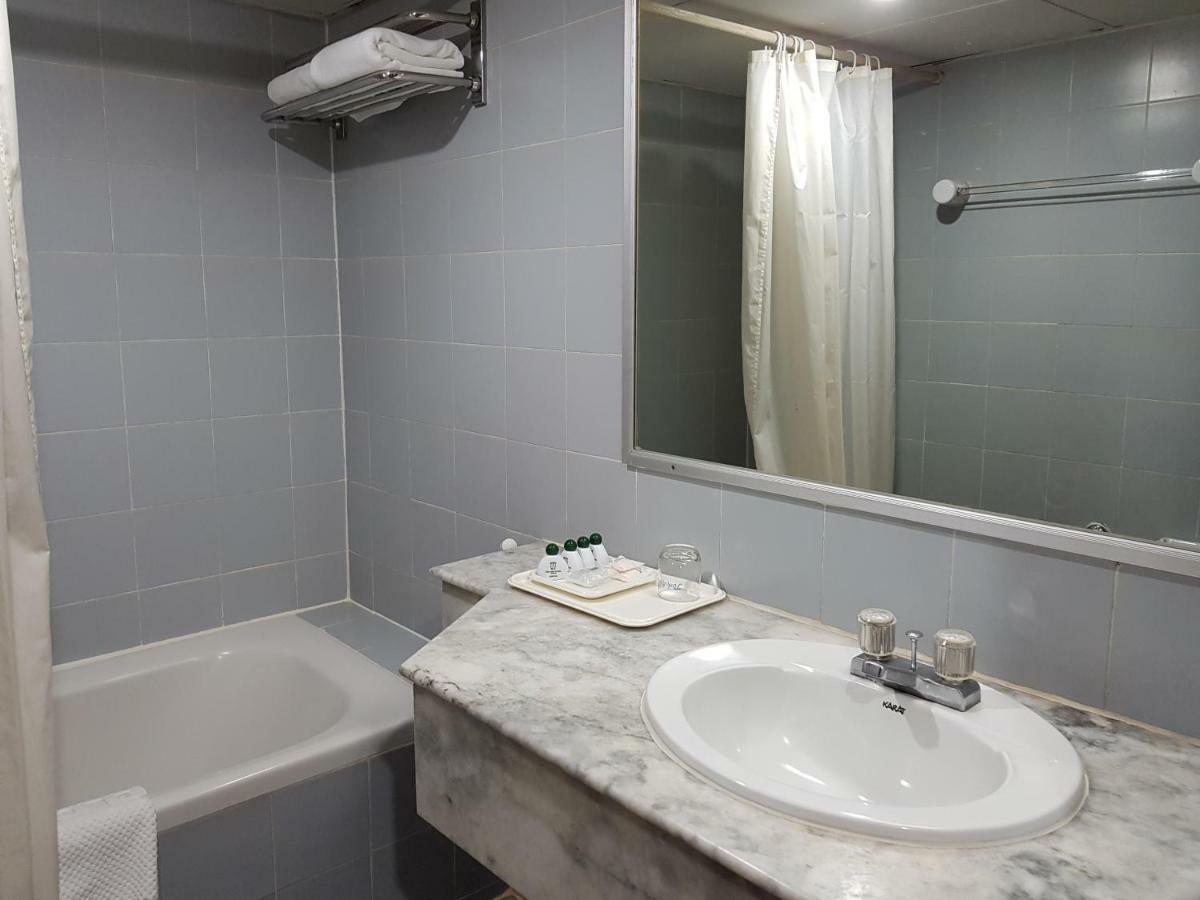 The Park Hotel Sukhumvit 7 Bangkok Exterior photo