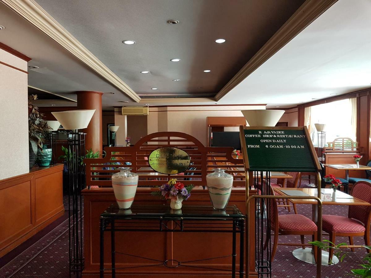 The Park Hotel Sukhumvit 7 Bangkok Exterior photo